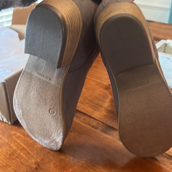 Gray ankle booties NEW - Picture 5 of 5